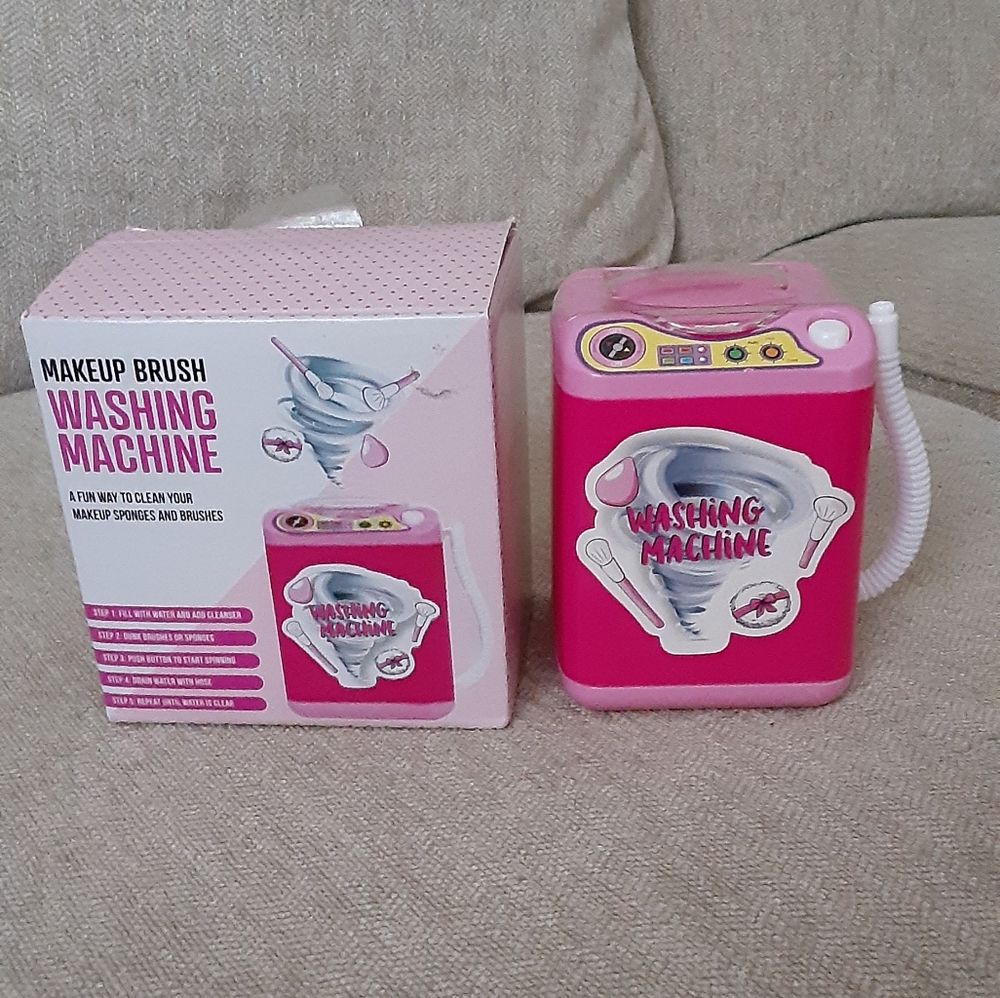 Makeup brush washing machine